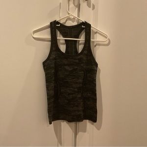 Lululemon Swifty Tank, sz 4